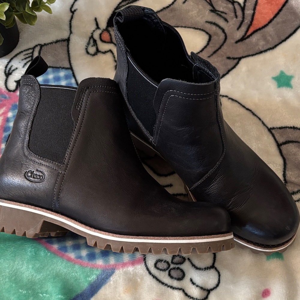 Chaco Men's Black Leather Chelsea Boots